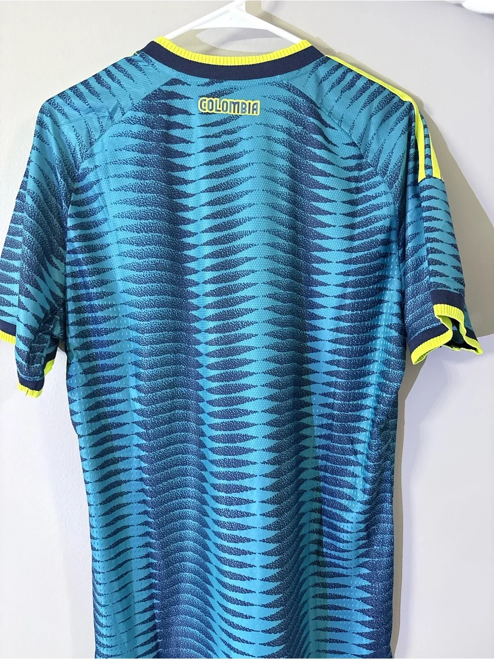 Adidas Colombia 2026 Away Authentic Jersey Slim Fit Size L (Fits Like M)